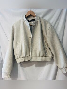 ZARA cream Soft Cropped Bomber Jacket Wool Blend, Size Medium